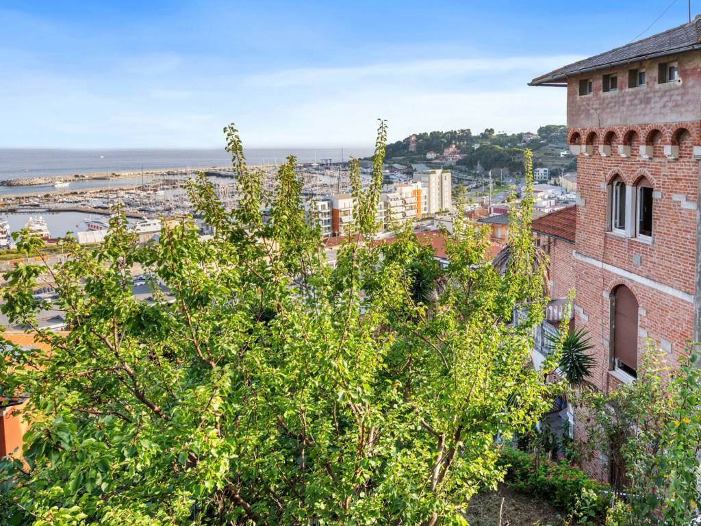 Villa a Varazze in Via Pampaliano, 6 - Foto 2