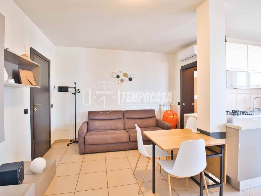 Appartamento a Cameri in Strada Privata Adamello - Foto 4