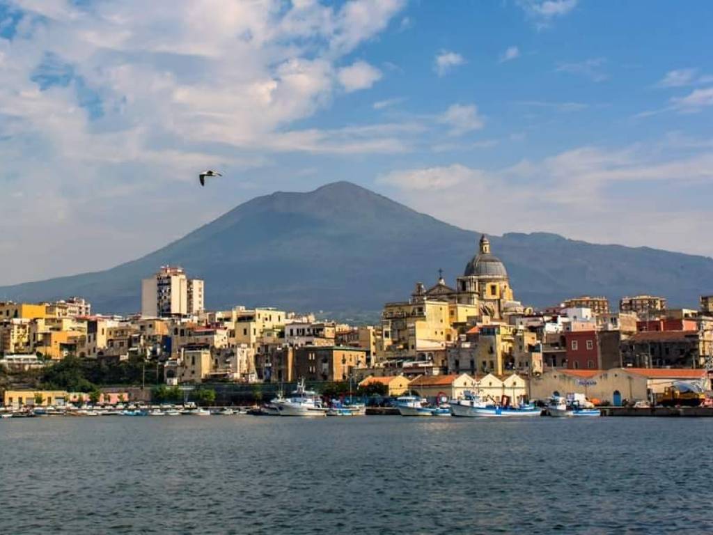 Palazzo / stabile a Torre annunziata in Via Pontenuovo, 32 - Foto 2