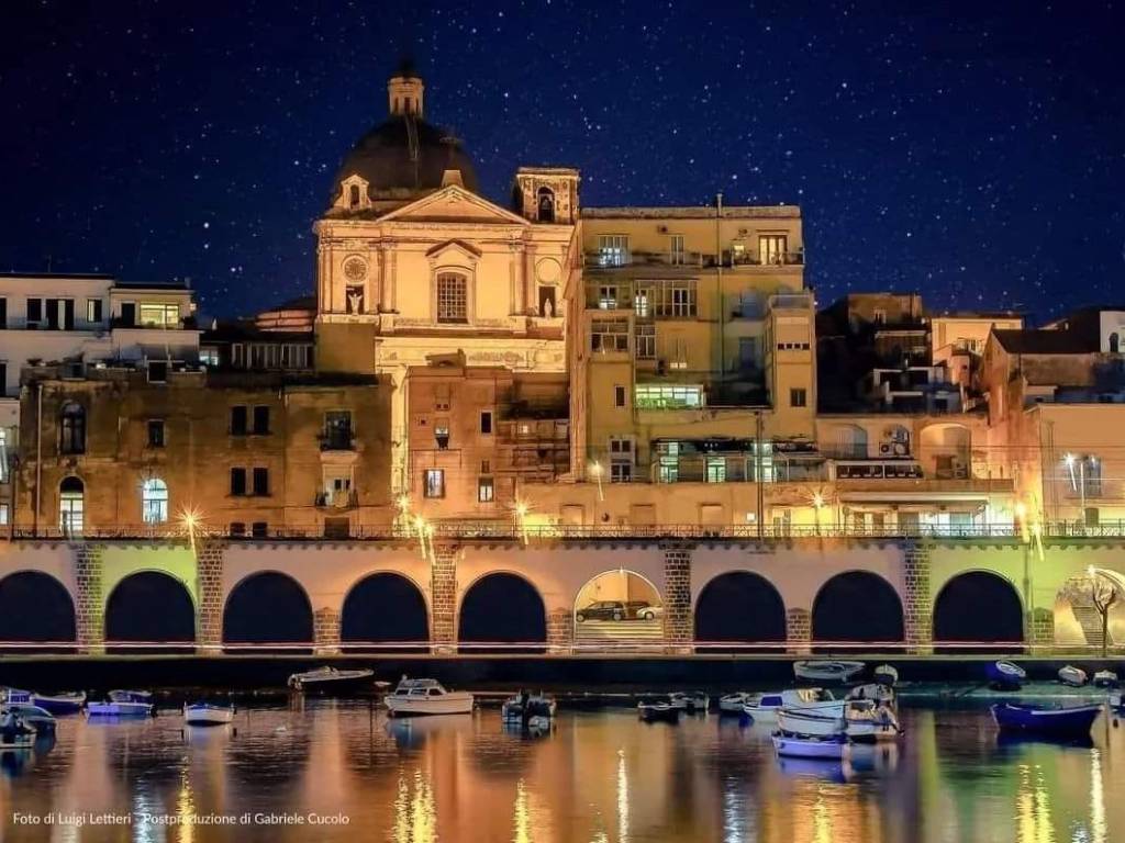 Palazzo / stabile a Torre annunziata in Via Pontenuovo, 32 - Foto 3