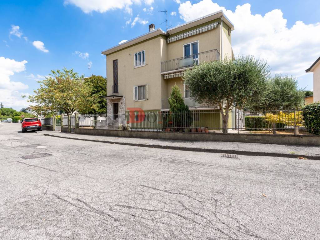 Palazzo / stabile a Mantova in Via Peschiera, 5 - Foto 2