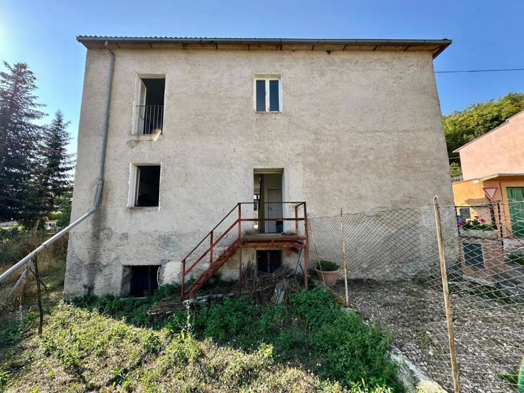 Casa indipendente a Caporciano in Via l'Aia, snc - Foto 2