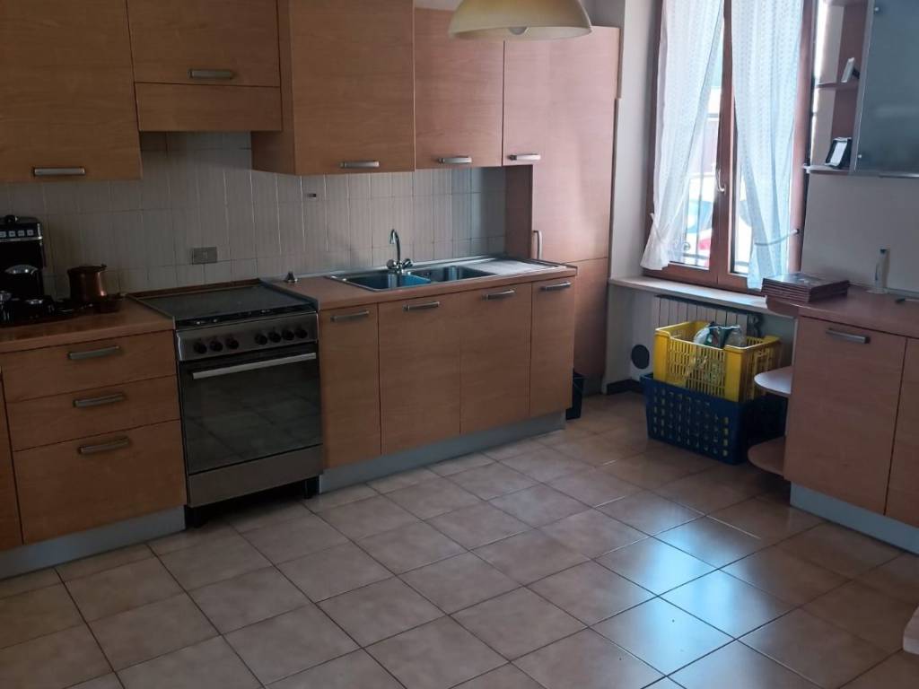 Villa a Cardano al campo in Via Fratelli Spotti, 19 - Foto 3