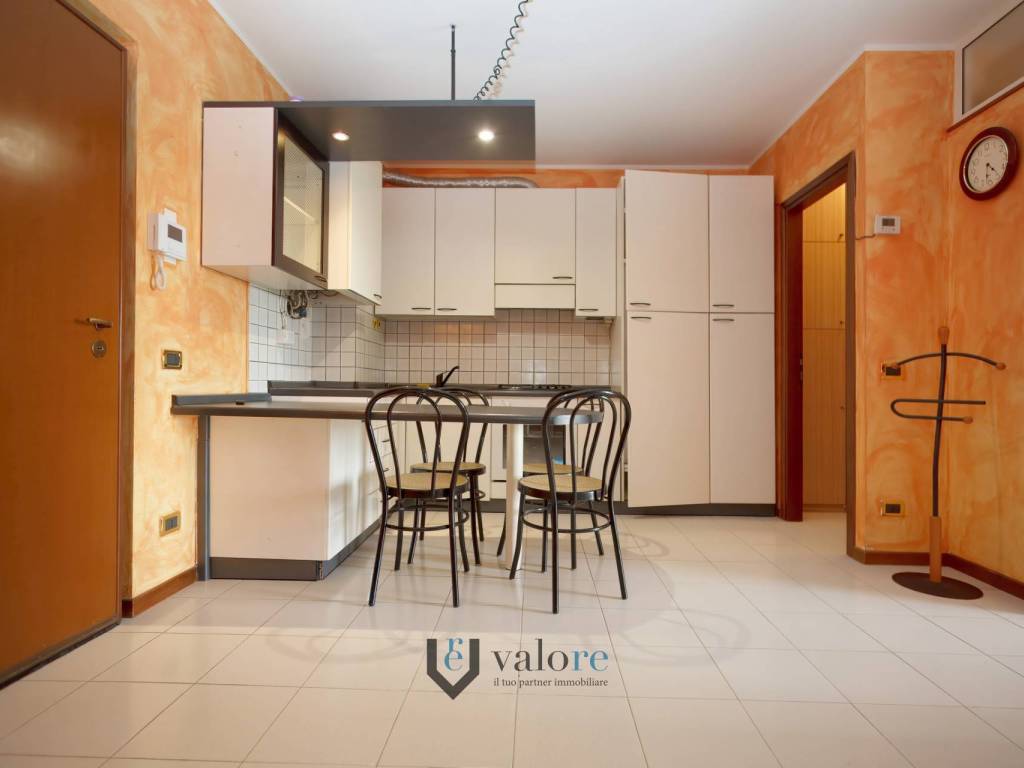 Appartamento a Verona in Via Silvio Penazzi, 26 - Foto 2