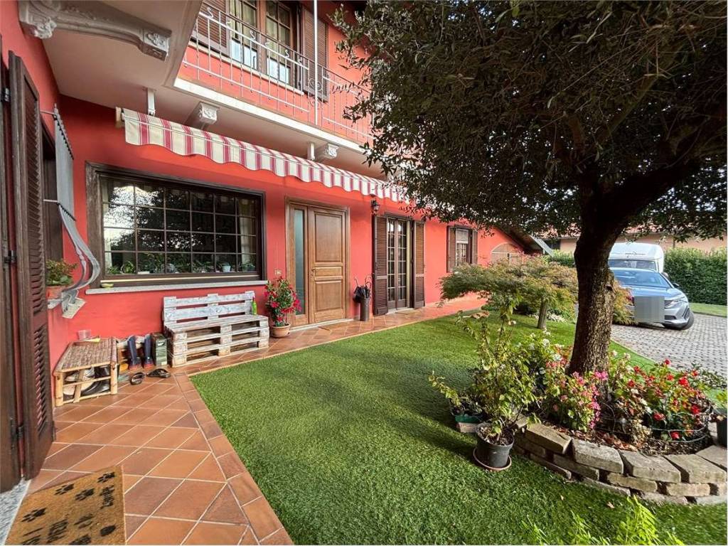 Rustico / casale a Varallo pombia in Via Porto - Foto 2