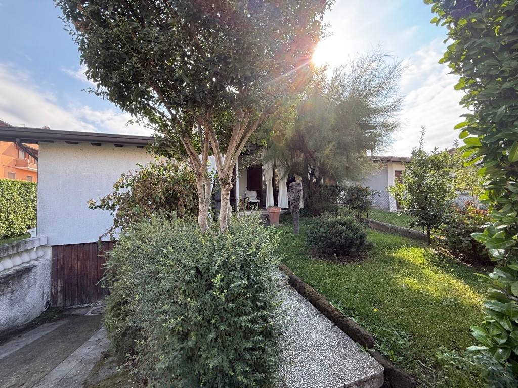 Villa a Zelo buon persico in Via Santa Caterina - Foto 2