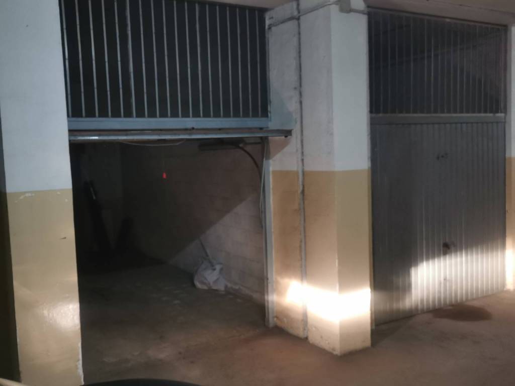 Box / garage a Foggia in Via Padre Ardelio della Bella, 13 - Foto 2