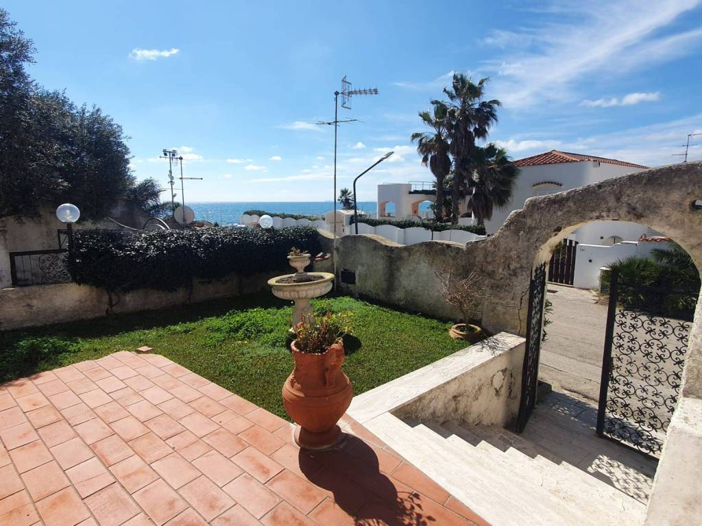 Villetta a schiera a Terracina in Via Priamo, 47 - Foto 2