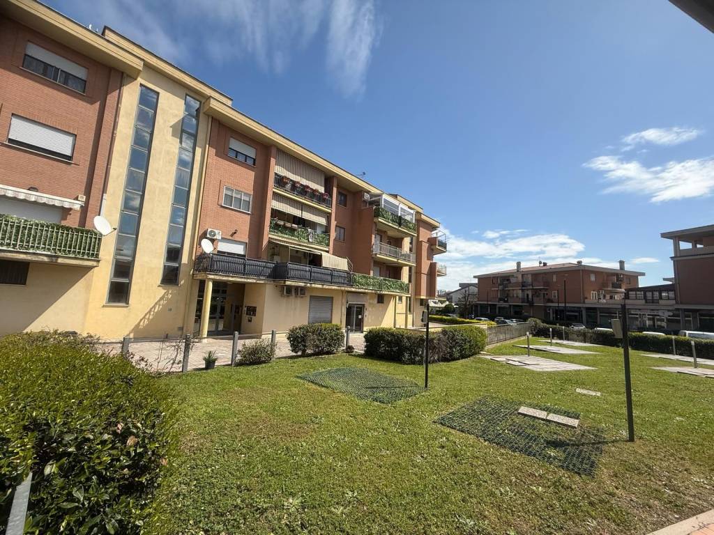 Appartamento a Aprilia in Via Arturo Toscanini - Foto 2