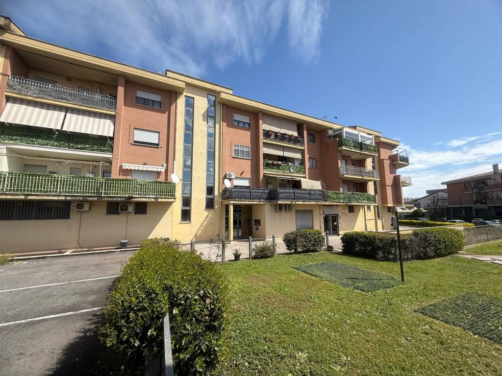 Appartamento a Aprilia in Via Arturo Toscanini - Foto 3