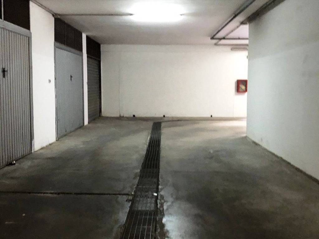 Box / garage a Foggia in Via Lorenzo Cariglia, 2 - Foto 4