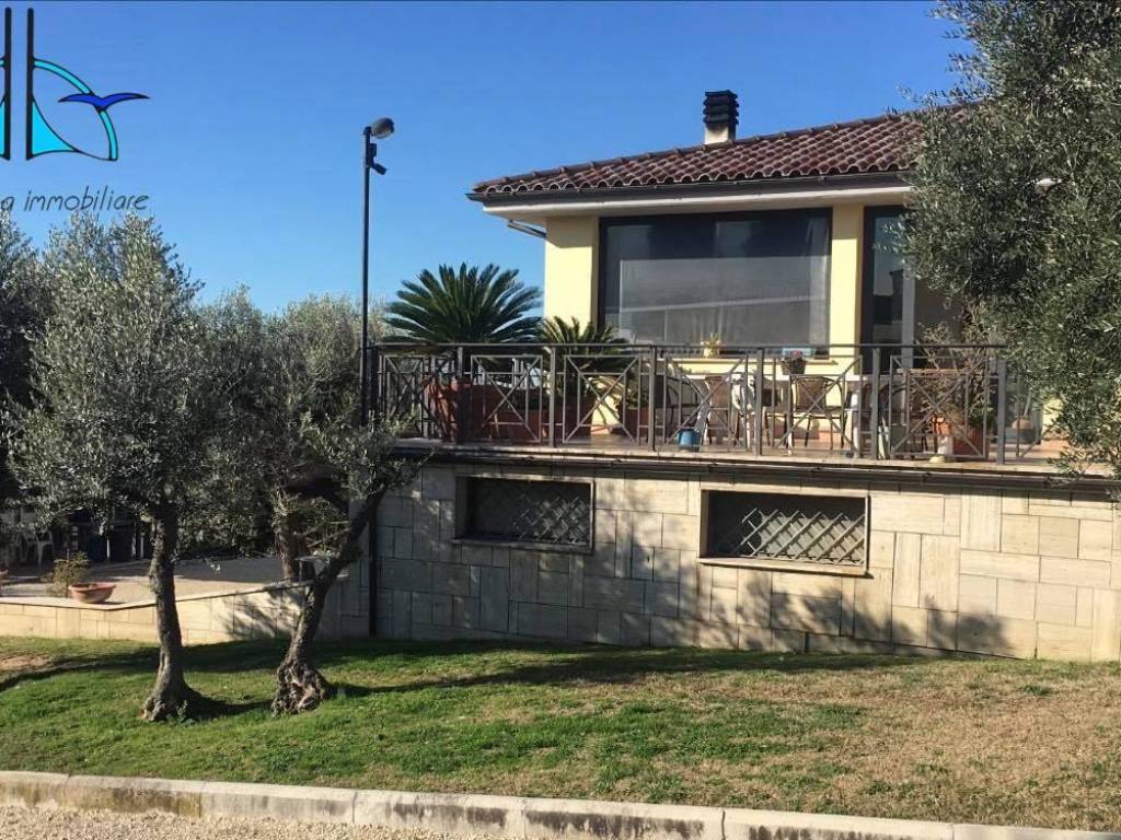 Villa a Fara in sabina in via salaria vecchia, 148 - Foto 2