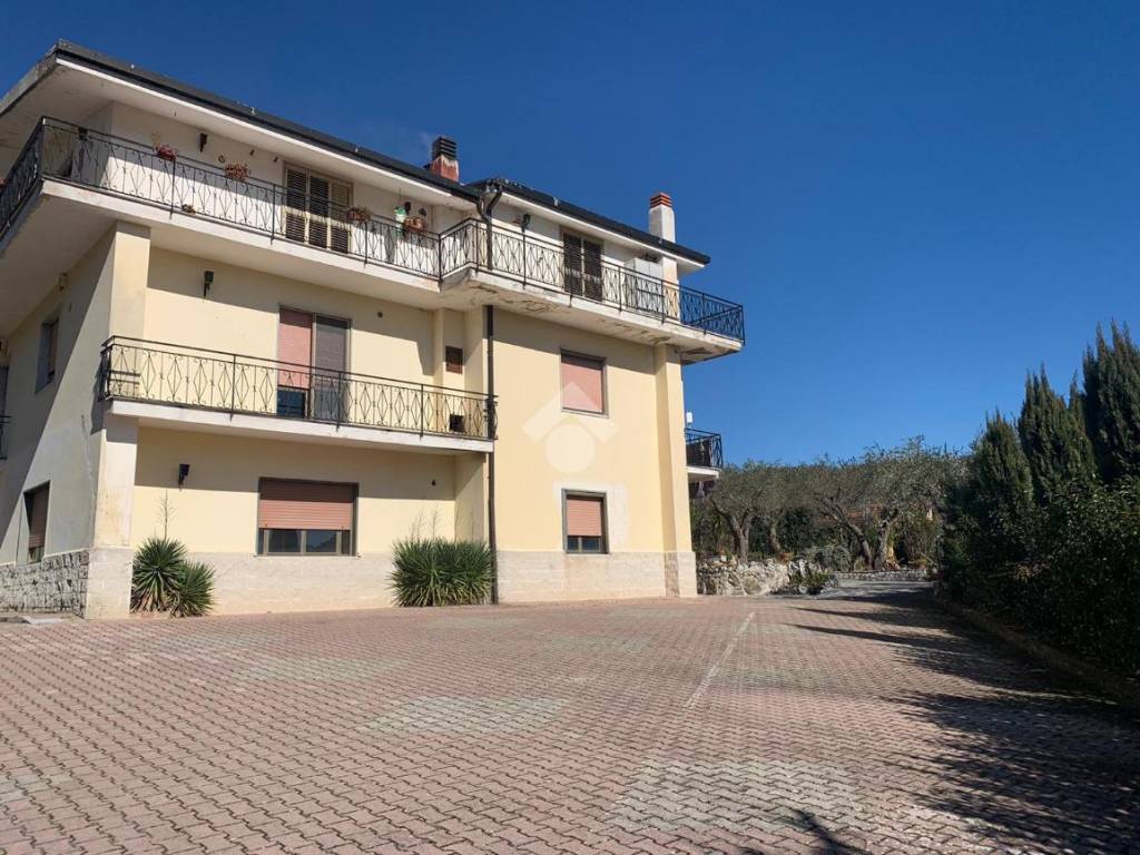 Appartamento a Montesarchio in via cappuccini - Foto 5