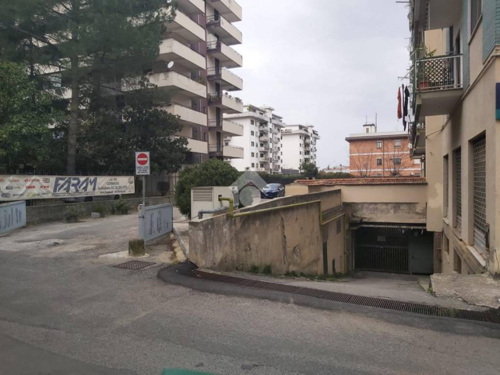 Box / garage a Cosenza in Via Panebianco, 259 - Foto 2