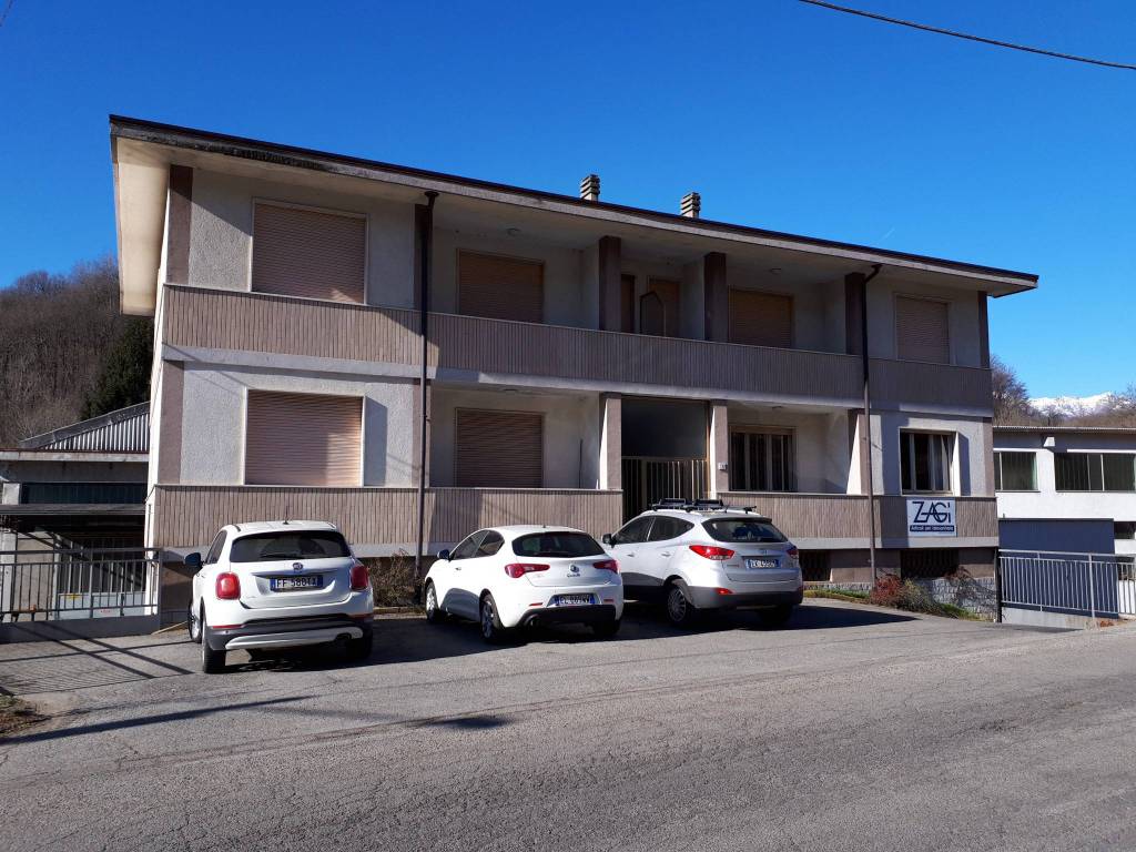 Palazzo / stabile a Borgosesia in Via per Plello - Foto 2