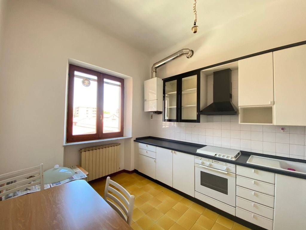 Appartamento a Casale monferrato in Corso Valentino, 137 - Foto 3