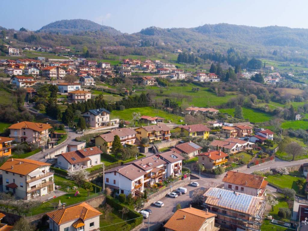 Appartamento a Solto collina in via del Bogno, 7 - Foto 4