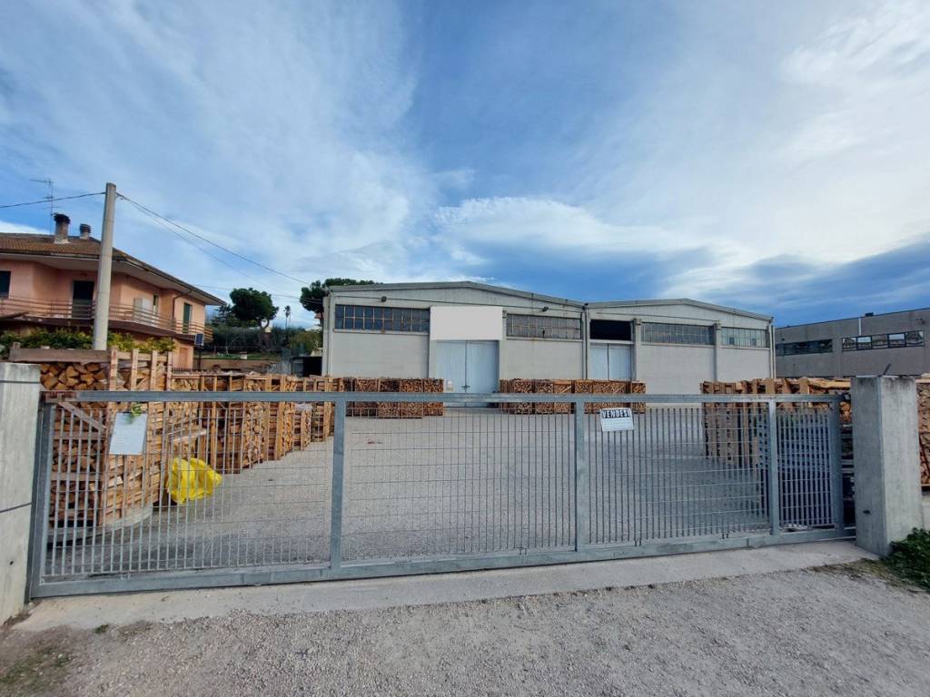 Immobile a Tortoreto in Via dell'Industria, 30 - Foto 2