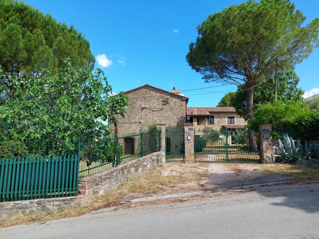 Rustico / casale a Perugia in Strada di Compresso - Foto 5