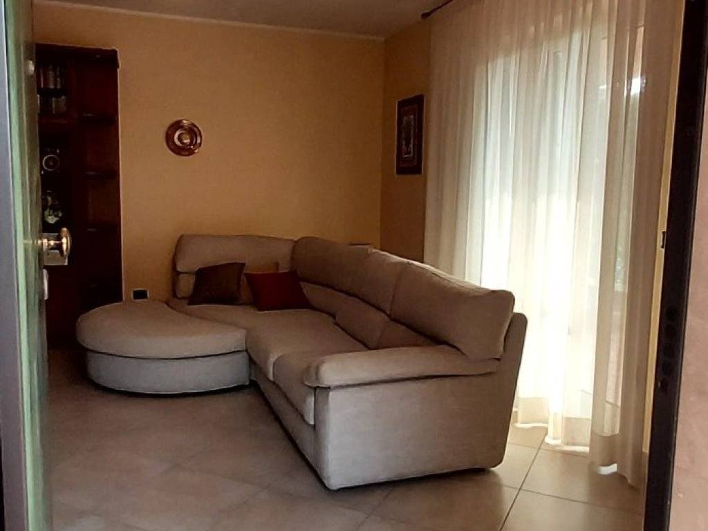 Villa a Crotone in Via Indonesia - Foto 2