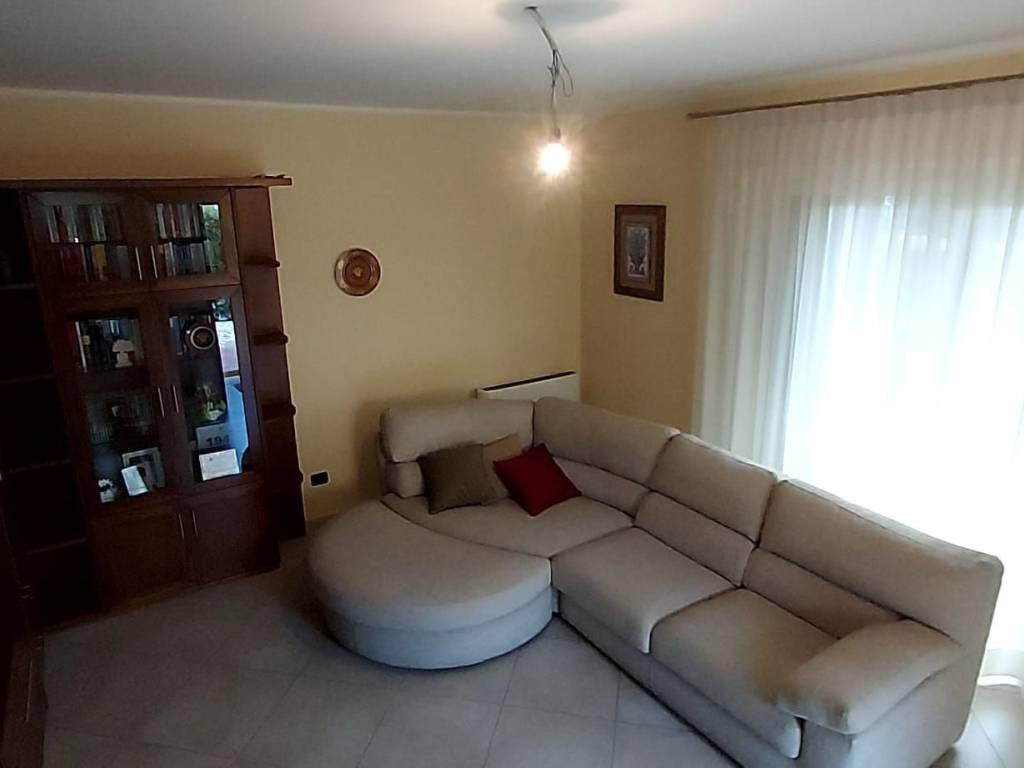 Villa a Crotone in Via Indonesia - Foto 3