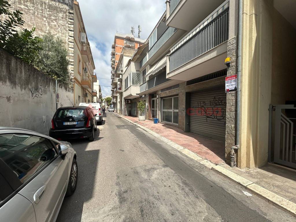 Box / garage a Grottaglie in Via Giuseppe Giusti, 10 - Foto 2