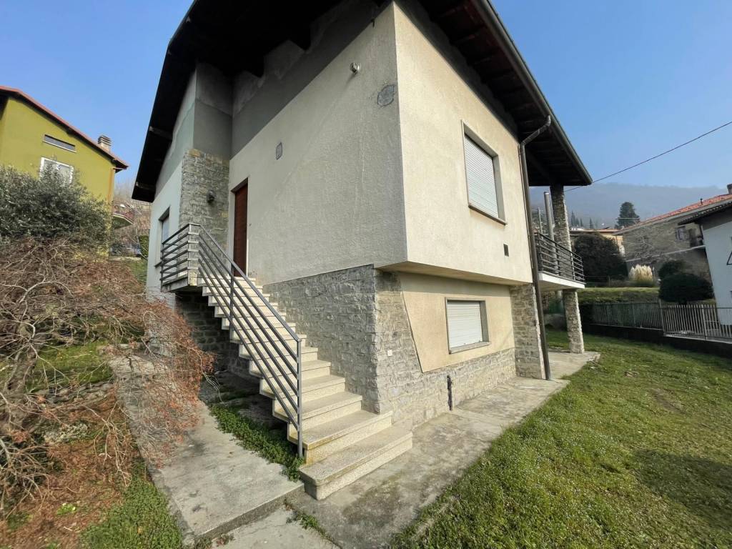 Villa a Galbiate in Via Don P. Villa, 12 - Foto 3