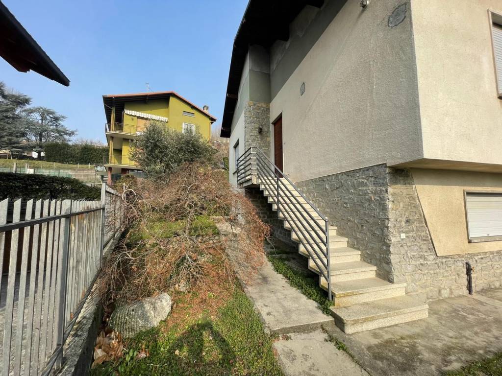 Villa a Galbiate in Via Don P. Villa, 12 - Foto 5