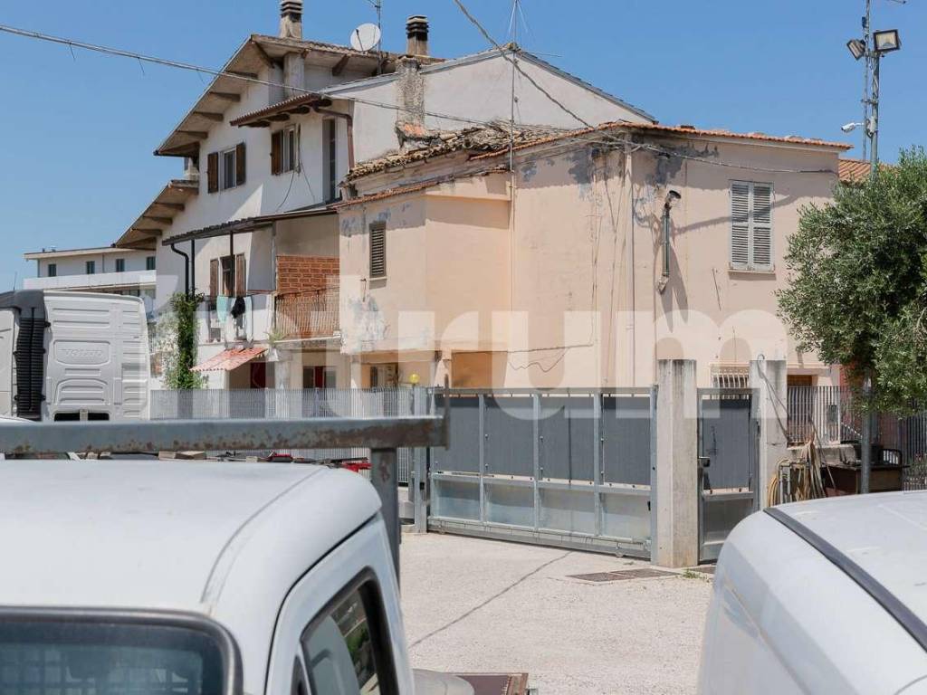 Casa indipendente a Chieti in via FRATELLI POMILIO - Foto 3