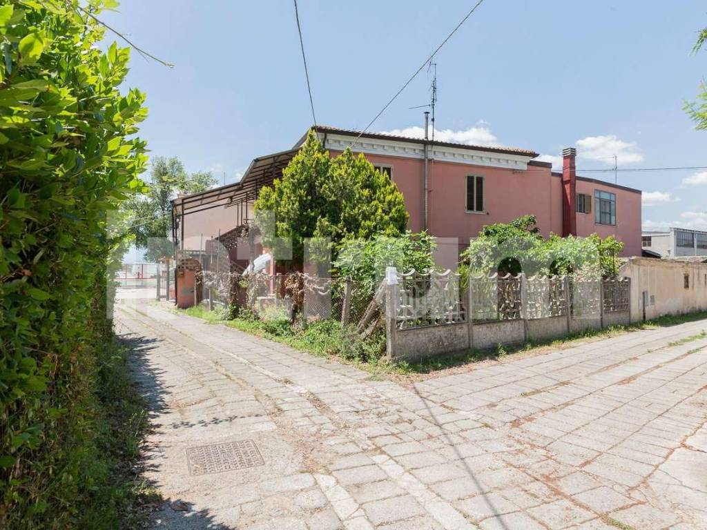 Casa indipendente a Chieti in via FRATELLI POMILIO - Foto 4
