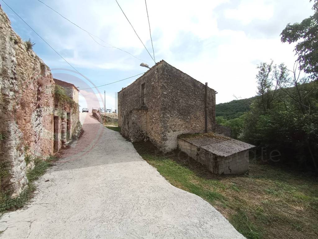 Rustico / casale a Alvito in Via Carbonara - Foto 5