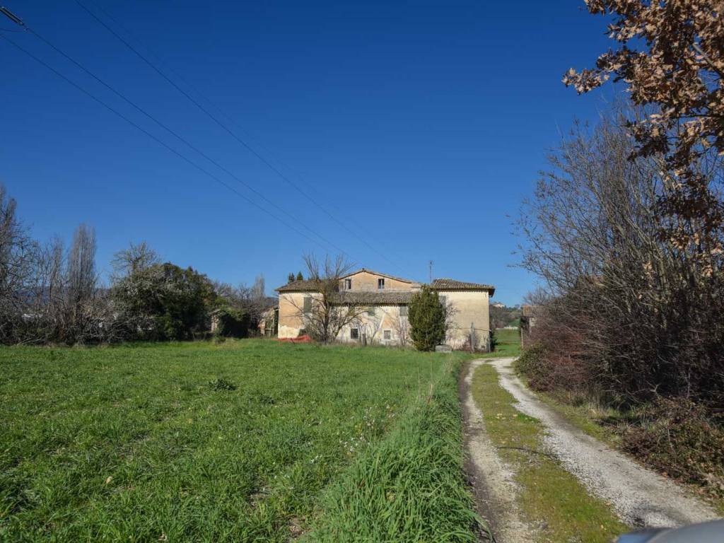 Rustico / casale a Spoleto in Via Enrico Mattei - Foto 3