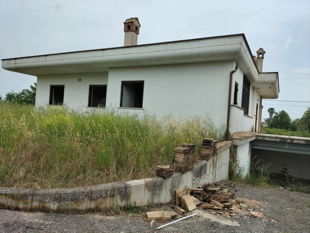 Villa a Aprilia in Via Giambattista Nicolini, 0 - Foto 4