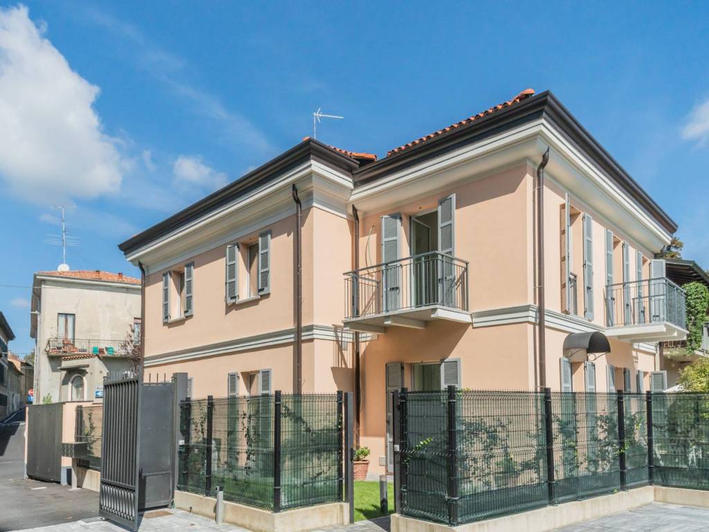 Appartamento a Appiano gentile in Via Giuseppe Grilloni - Foto 2
