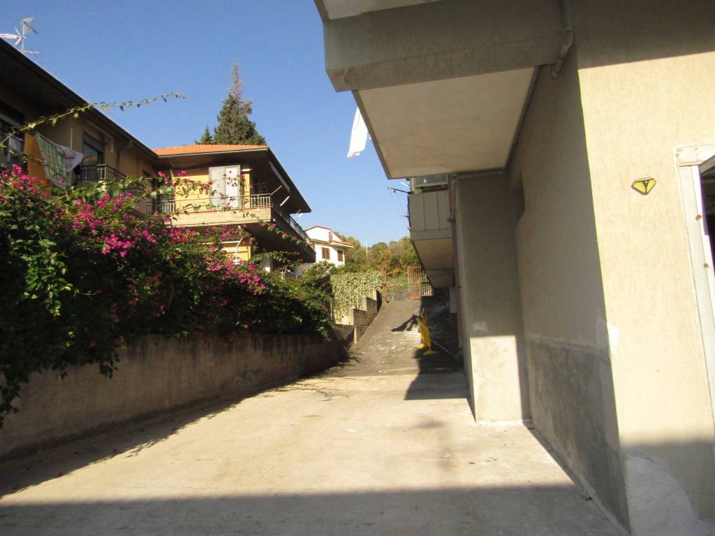 Box / garage a Aci castello in Via Giovanni Grasso - Foto 3