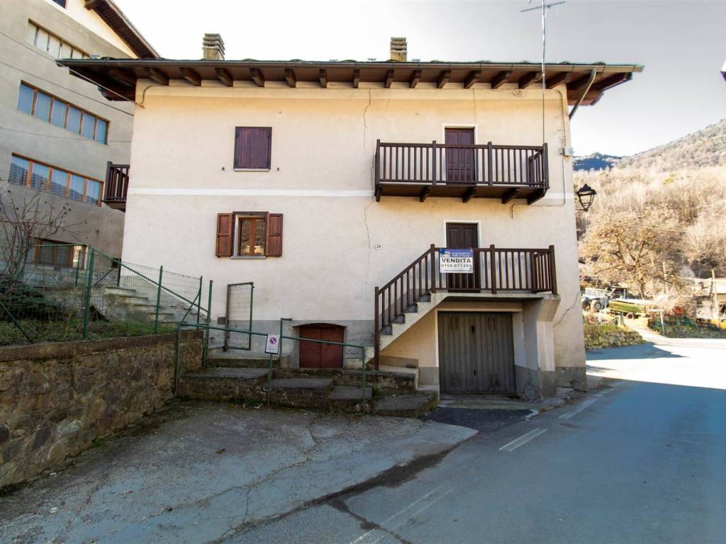 Casa indipendente a Pontey in Frazione Prelaz, 24 - Foto 2