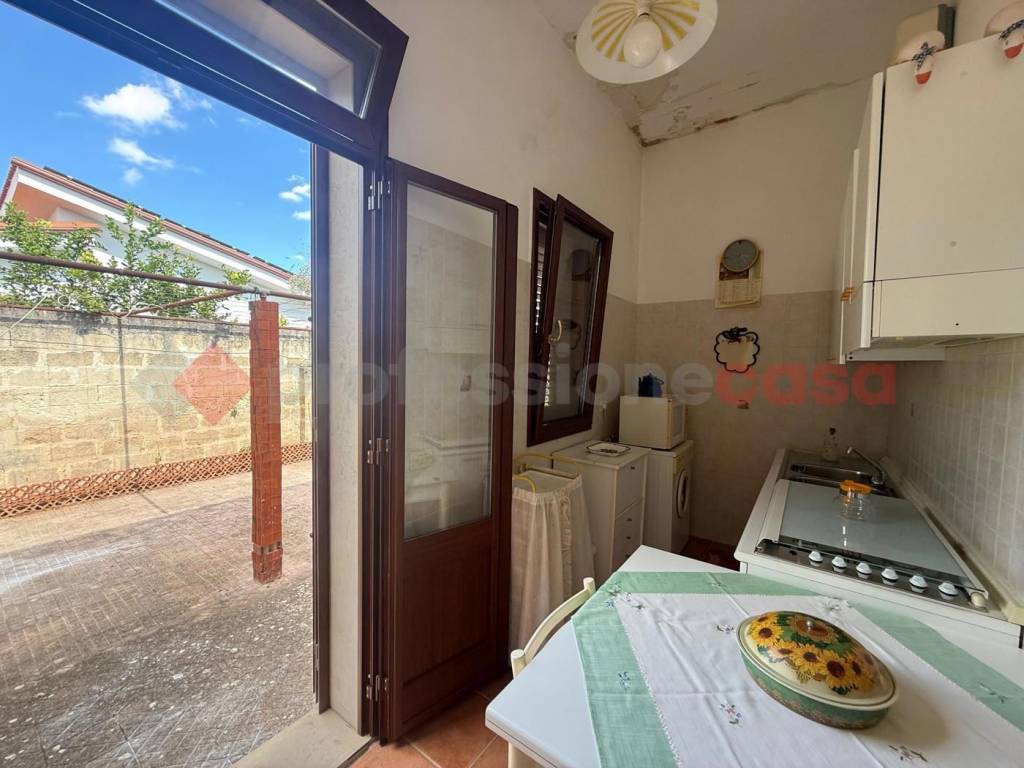 Villa a Maruggio in Via V. Monti, 12 - Foto 2
