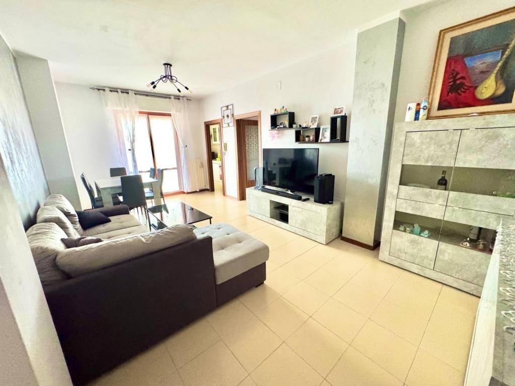 Appartamento a Martinsicuro in Via Salinello - Foto 3