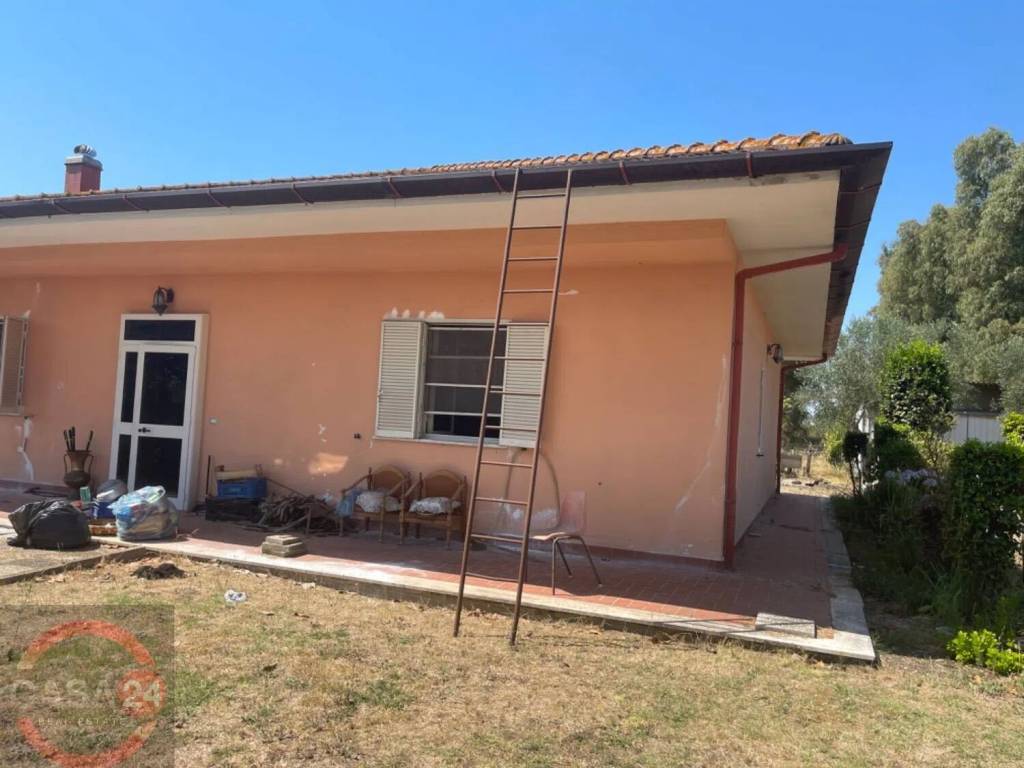 Villa a Sermoneta in Via Cavatella - Foto 2