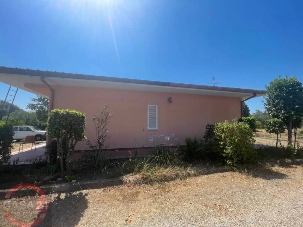 Villa a Sermoneta in Via Cavatella - Foto 4