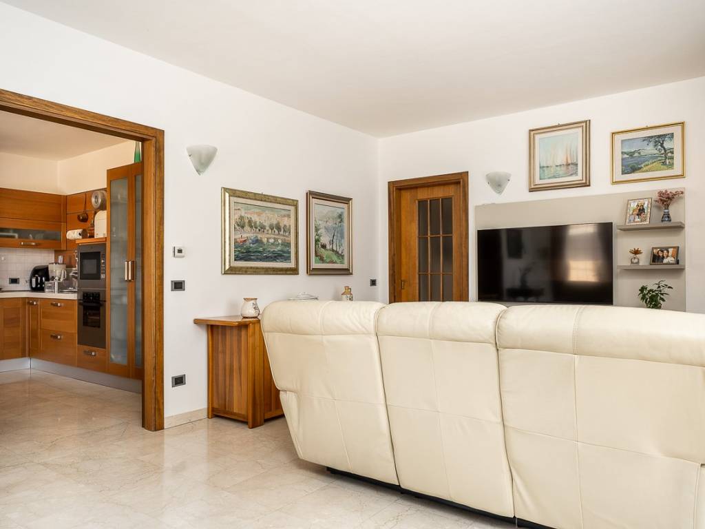 Villa a Colognola ai colli in Via Cesare Battisti, 12 - Foto 2