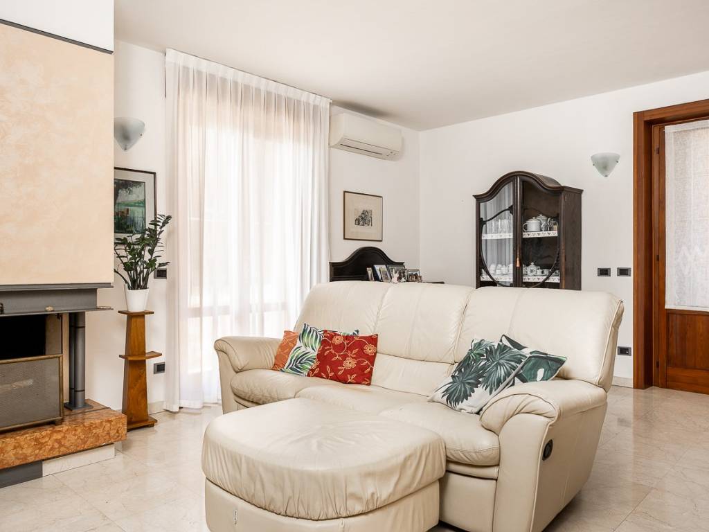 Villa a Colognola ai colli in Via Cesare Battisti, 12 - Foto 3