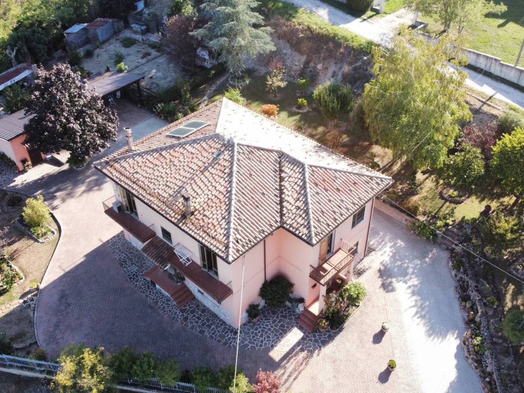 Casa indipendente a Sarnano in Contrada Margani, 9 - Foto 2