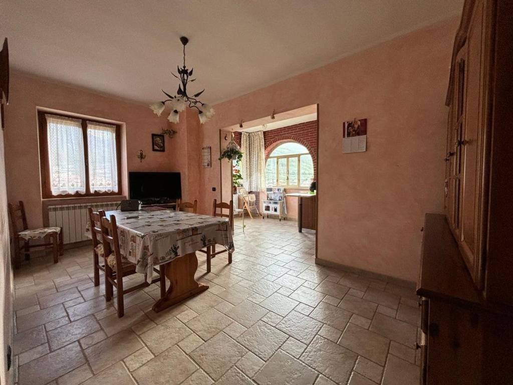 Appartamento a Gualdo tadino in Via G. Leopardi - Foto 4
