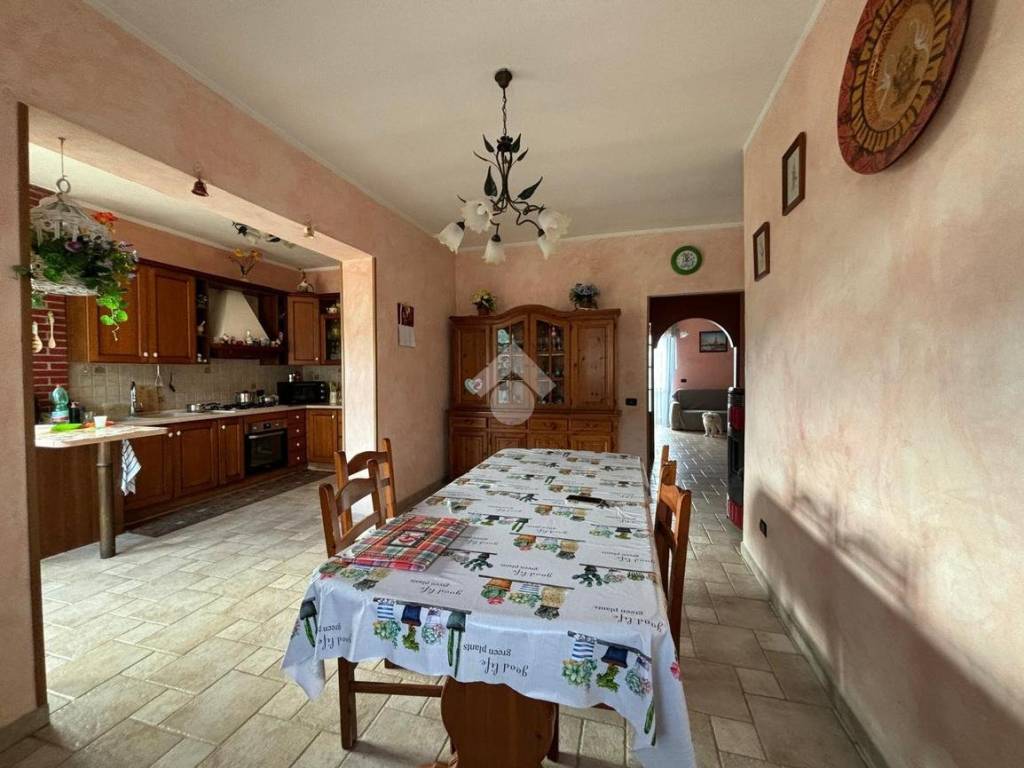 Appartamento a Gualdo tadino in Via G. Leopardi - Foto 5