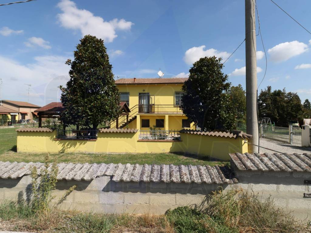 Villa a Bondeno in Via Provinciale, 64 - Foto 2