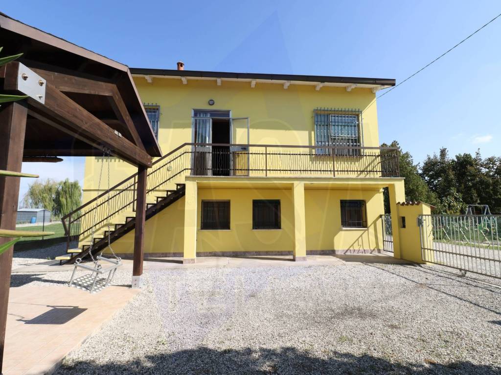 Villa a Bondeno in Via Provinciale, 64 - Foto 3