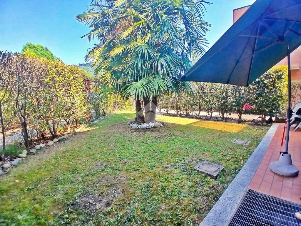 Appartamento a Comabbio in Via sottocampagna, 75 - Foto 2