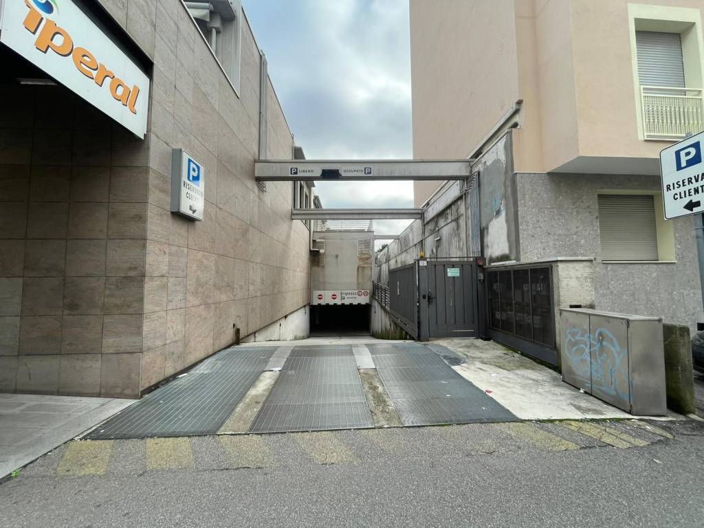 Box / garage a Saronno in Via Vincenzo Monti - Foto 3