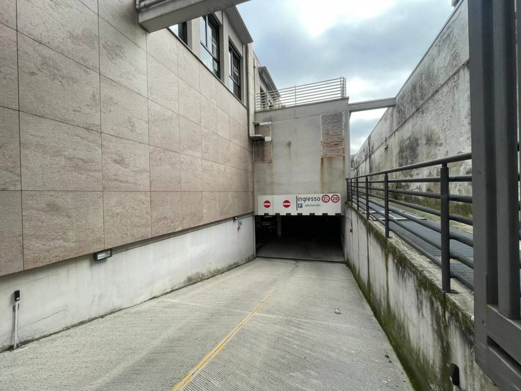Box / garage a Saronno in Via Vincenzo Monti - Foto 4